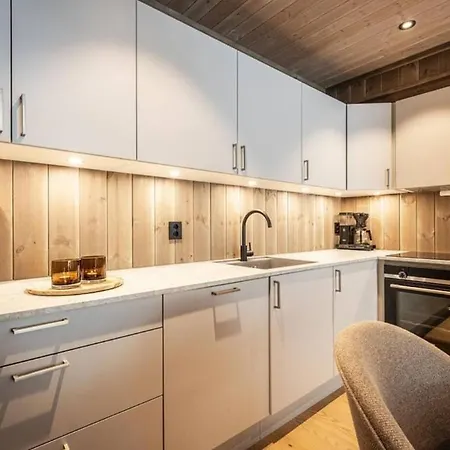 Cozy In & Out Apartment *