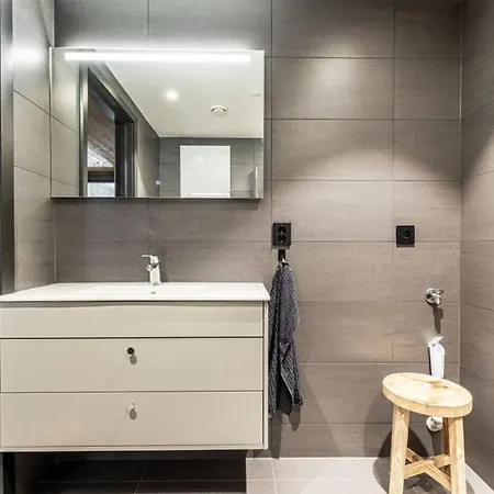 Cozy In & Out Apartment *