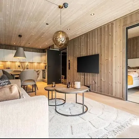 Cozy In & Out Apartment